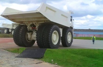 MaxiTrack 100 tonne truck2