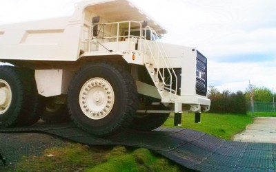 MaxiTrack 100 tonne truck